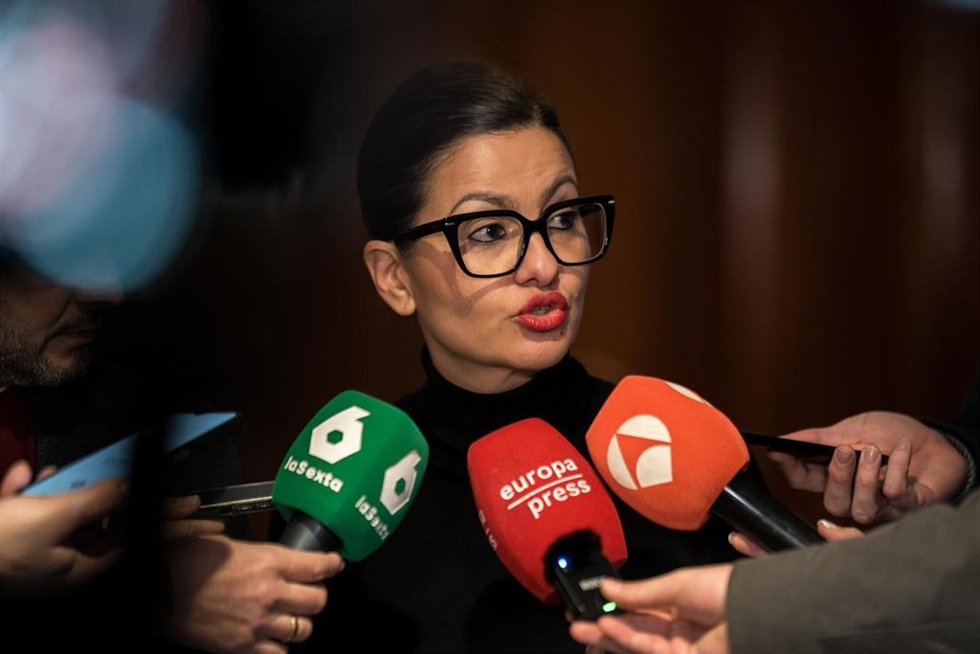 La ministra de Juventud e Infancia, Sira Rego, atiende a los medios a su llegada al acto Hacia un estado social feminista. Infancia y desigualdad, en el Ministerio de Derechos Sociales, Consumo y Agenda 2030, a 4 de marzo de 2026, en Madrid (España). 