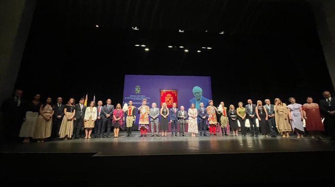 Archivo - Acto del nombramiento de Luis Berges como Hijo Predilecto de Jaén y entrega de la Medalla de Oro.