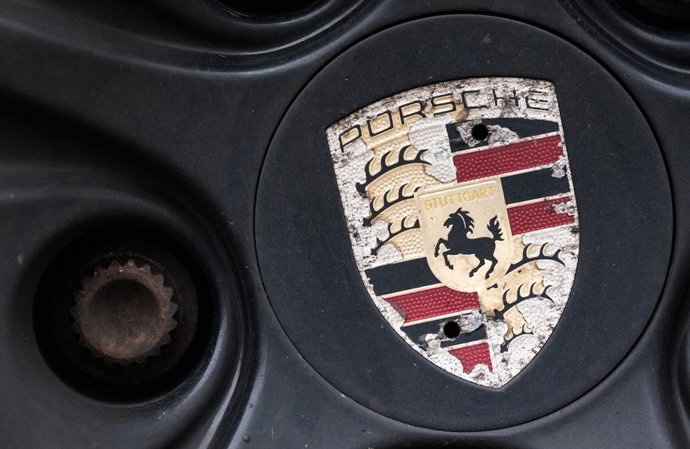 Archivo - Porsche prevé un aumento de sus ventas de electricos tras triplicar su beneficio a los 19,8 millones