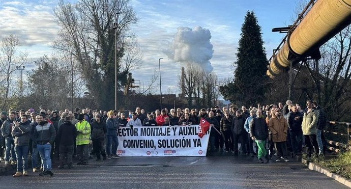 Una imagen de este martes de la huelga del sector auxiliar de la industria asturiana