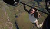Foto: Tom Cruise se sube a la icónica torre de Paramount para rodar un vídeo secreto