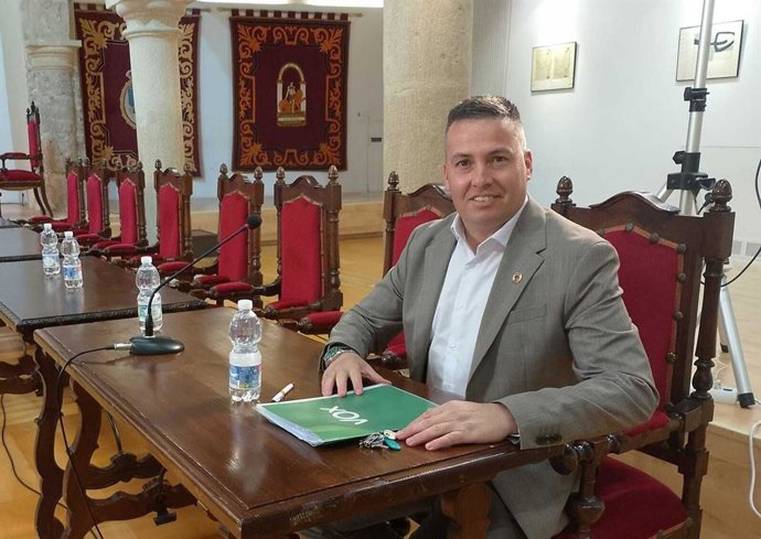 El portavoz del Grupo Municipal de Vox en el Ayuntamiento de Loja (Granada), Jesús Lobato.
