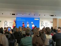 Rego y Redondo abogan por "límites" a las redes sociales: "Hay caudillos digitales a costa de la explotación infantil"