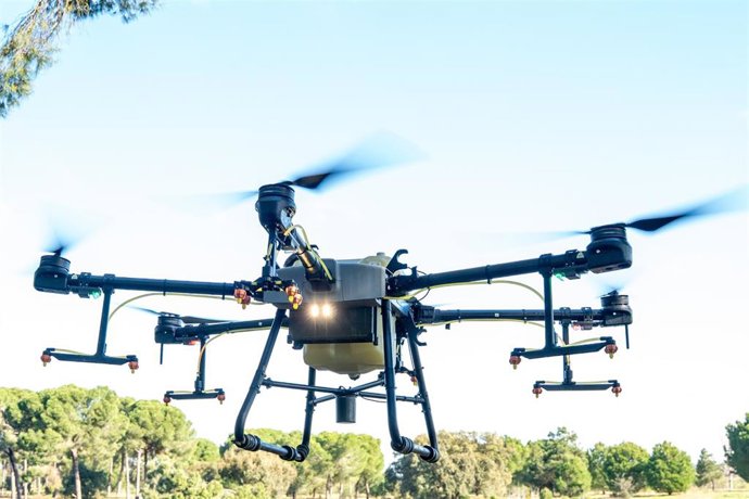 Primer plano de un dron sobrevolando la Laguna de San Lázaro, como foto de recurso.