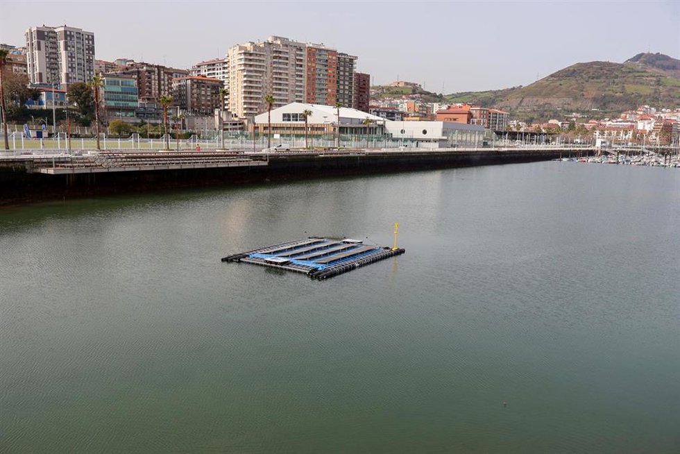 Proyecto piloto de solución de energía solar flotante.