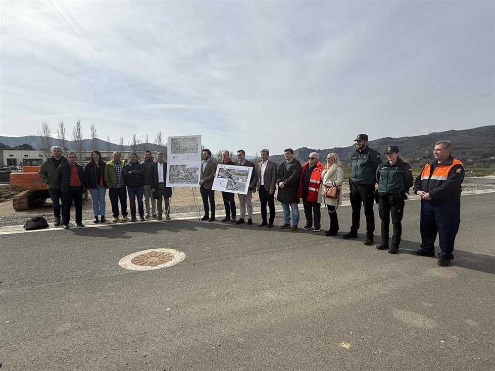 Gobierno de Aragón, Diputación de Huesca, comarca de la Ribagorza y el ayuntamiento de Graus han presentado el miércoles 11 de marzo la que será la primera helisuperficie H24 de la Ribagorza para la atención de emergencias sanitarias.