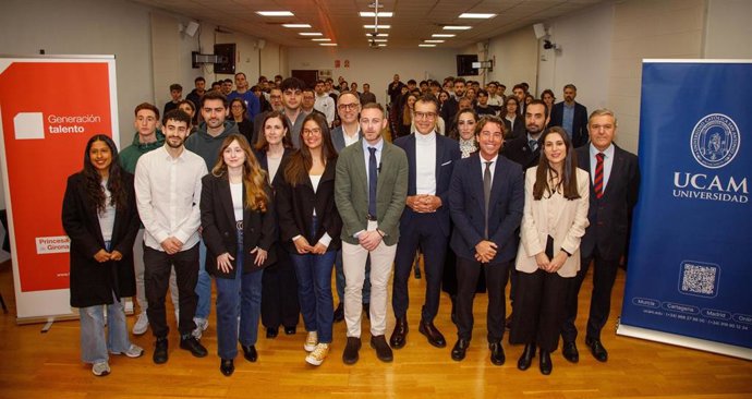 El salón de actos de la UCAM ha acogido la presentación