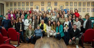 La Diputación de Málaga reconoce a 20 mujeres de la Axarquía por su talento, su compromiso con la igualdad y por ser ejemplo para el resto de la sociedad en un acto celebrado en la sede de la Mancomunidad de Municipios de la comarca.