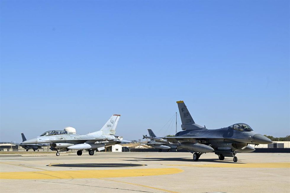 Archivo - Imagen de archivo de cazas de la Fuera Aérea de Estados Unidos y de Corea del Sur durante una serie de maniobras conjuntas.