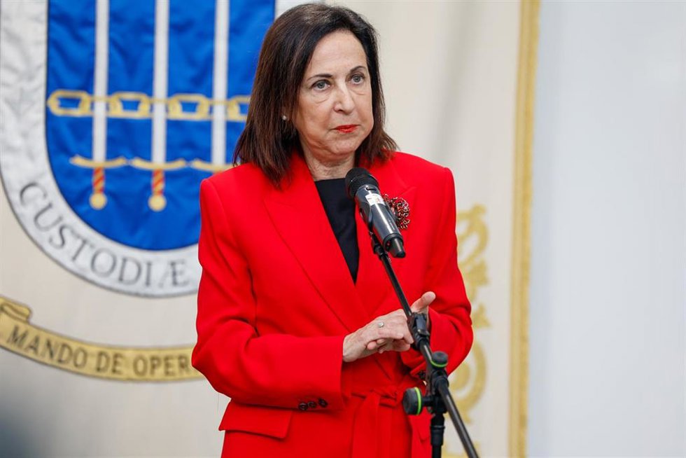 La ministra de Defensa, Margarita Robles, visita el Mando de Operaciones (MOPS) en la Base de Retamares, en Pozuelo de Alarcón (Madrid).