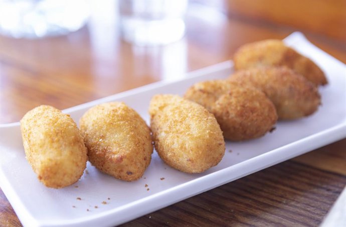 Archivo - Croquetas.