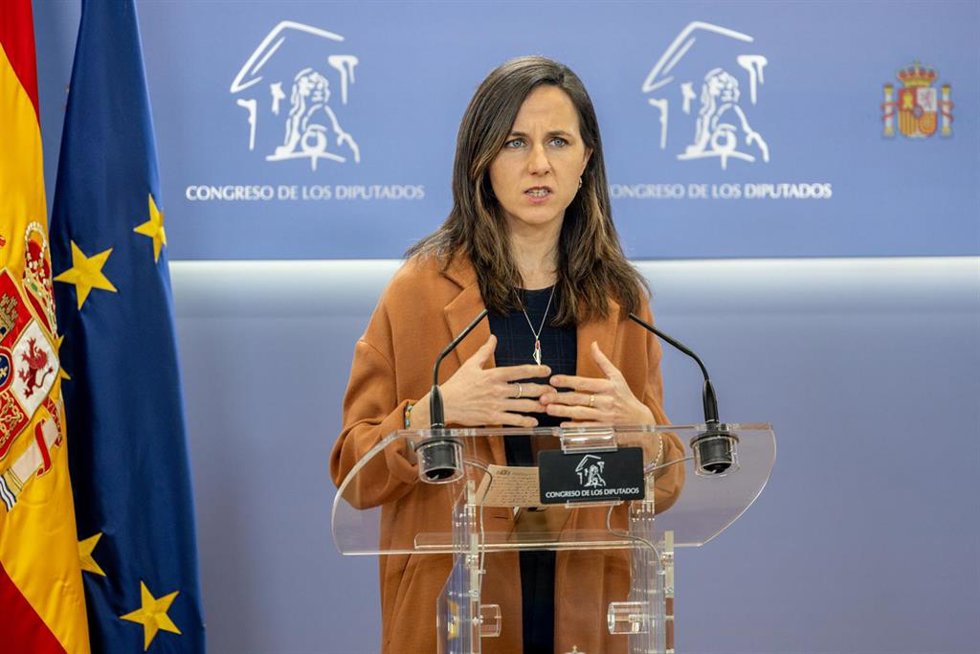 La diputada de Podemos, Ione Belarra, durante una rueda de prensa, en el Congreso de los Diputados, a 10 de marzo de 2026, en Madrid (España).