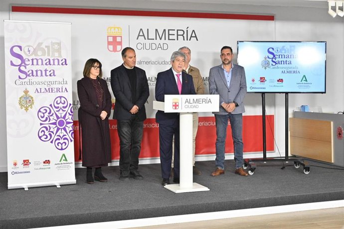 Presentación de la iniciativa '061 Semana Santa cardioasegurada Almería'.