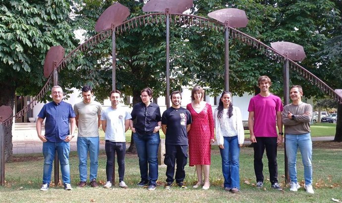 Algunos de los investigadores de la ULE que han participado en el estudio sobre bacterias beneficiosas capaces de proteger frente a Listeria monocytogenes.