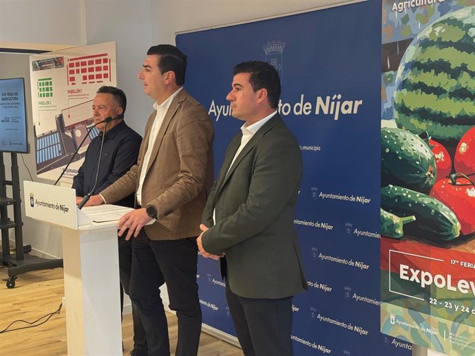 El alcalde de Níjar, José Francisco Garrido, durante la presentación de la XVII edición de Expolevante-Níjar.