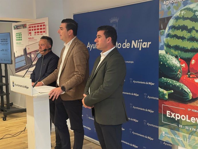 El alcalde de Níjar, José Francisco Garrido, durante la presentación de la XVII edición de Expolevante-Níjar.