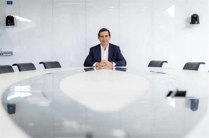 Archivo - El presidente del BBVA, Carlos Torres Vila, durante una entrevista para Europa Press, en el edificio ‘La Vela’, en la ciudad del BBVA, a 8 de octubre de 2025, en Madrid (España). 