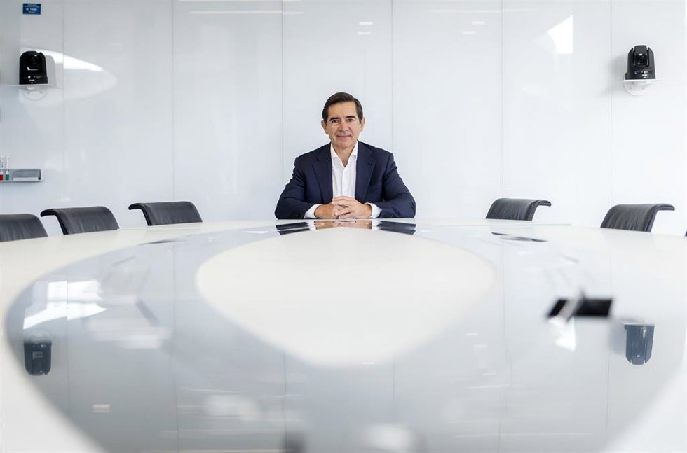 Archivo - El presidente del BBVA, Carlos Torres Vila, durante una entrevista para Europa Press, en el edificio La Vela, en la ciudad del BBVA, a 8 de octubre de 2025, en Madrid (España). 