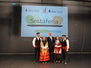 Más de cien docentes de asturiano y eonaviego debaten sobre su enseñanza en Infantil y la mejora de las competencias comunicativas