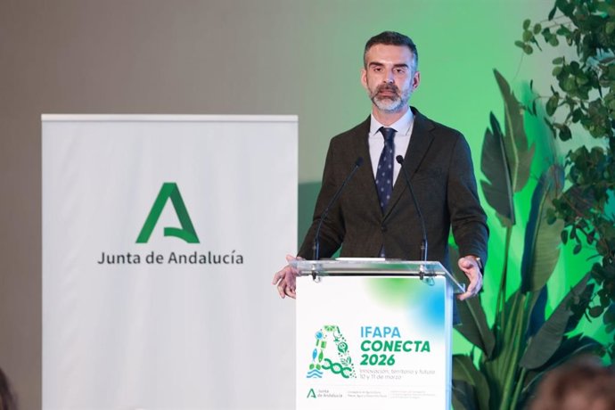El consejero de Agricultura, Pesca, Agua y Desarrollo Rural, Ramón Fernández Pacheco, durante su intervención en la clausura del I Congreso Ifapa Conecta.