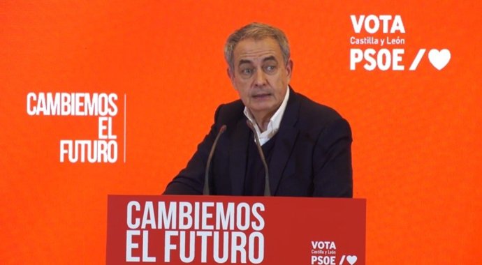 El expresidente del Gobierno José Luis Rodríguez Zapatero durante un acto electoral en Segovia
