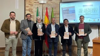 El presidente de la Diputación de Jaén, Paco Reyes, en la presentación del libro 'El señorío de Noalejo (siglos XVI-XIX). Repoblación y poder señorial en un territorio de frontera'.