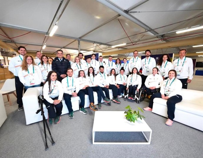 El Equipo Paralímpico Español recibe a la ministra Milagros tolón en la Villa de Cortina d'Ampezzo