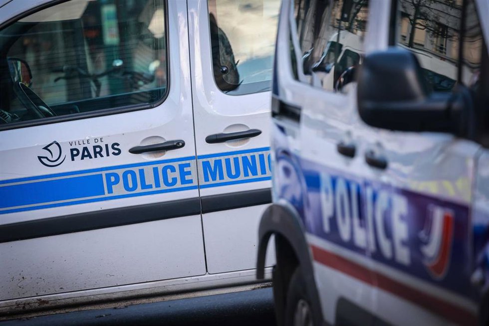 Archivo - Coches de la Policía de París en una imagen de archivo