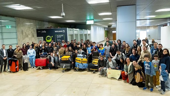 El avión fletado por la RFEF en Arabia Saudí para evacuar a españoles llega a Madrid