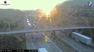 Dos carrils tallats a l'AP-7 a Sant Celoni (Barcelona) en sentit Tarragona per accident