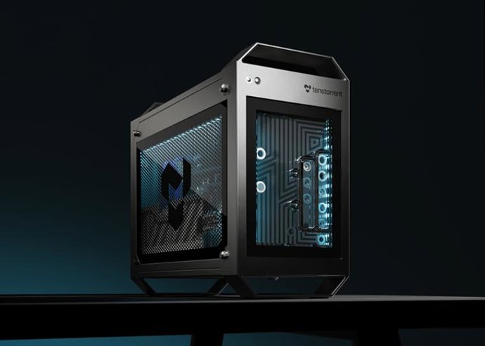 Tenstorrent presenta TT-QuietBox 2