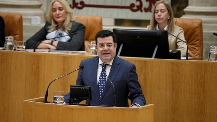 Archivo - El consejero de Hacienda, Alfonso Domínguez.