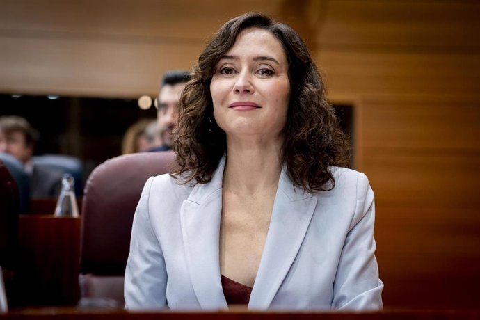 La presidenta de la Comunidad de Madrid, Isabel Díaz Ayuso, durante una sesión plenaria en la Asamblea de Madrid, a 12 de marzo de 2026, en Madrid (España). La nueva consejera de Educación, Ciencia y Universidades comparece hoy en la Asamblea de Madrid pa