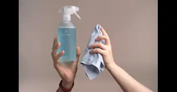 No cometas este error común: cómo limpiar las ventanas sin usar más producto de lo necesario