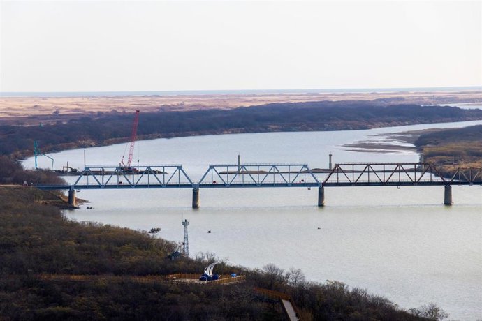 Archivo - Imagen de archivo de un puente situado cerca de la frontera entre Rusia, China y Corea del Norte.