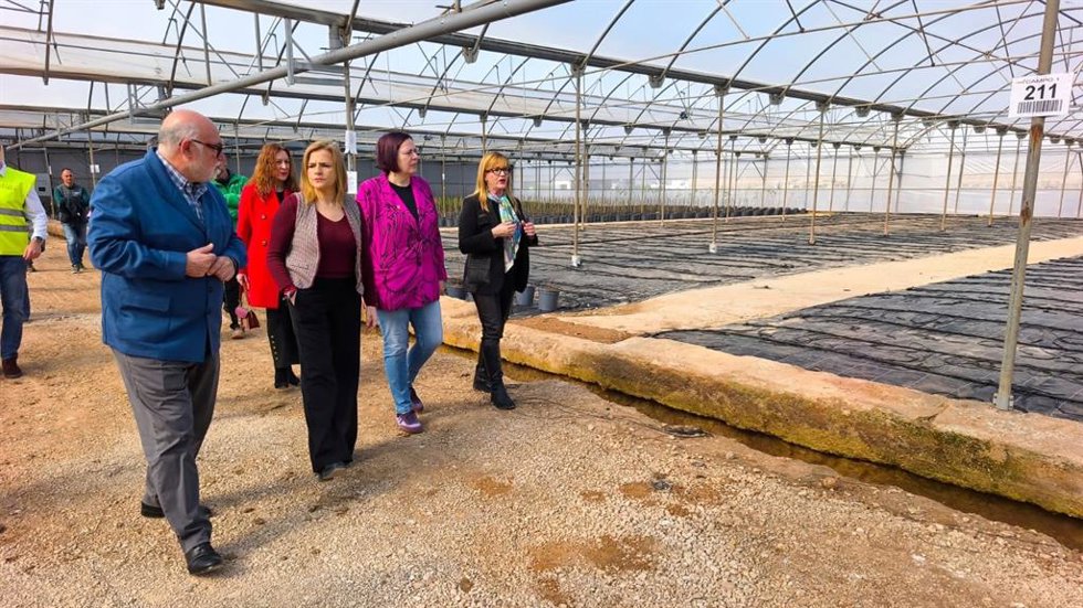 La secretaria de Estado de Agricultura y Alimentación, Begoña García Bernal, y la delegada del Gobierno, Pilar Bernabé, visitan Chiva para comprobar el avance de las obras de reconstrucción,