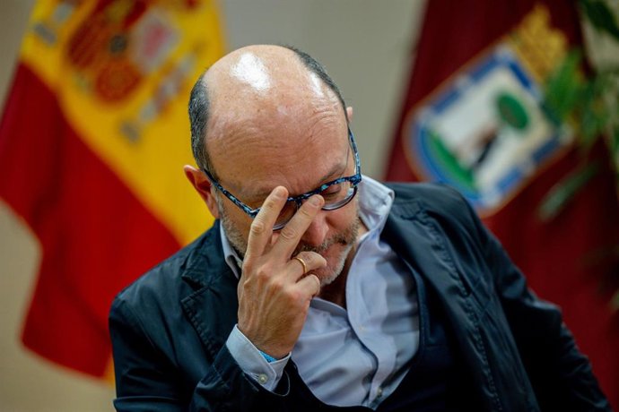 Archivo - El delegado de Políticas Sociales, Familia e Igualdad en el Ayuntamiento de Madrid, José Fernández, durante una entrevista para Europa Press