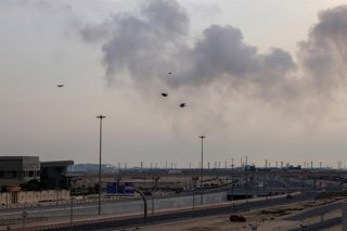 Las defensas aéreas de Catar interceptan misiles iraníes con el sistema de defensa antimisiles Patriot sobre Doha.