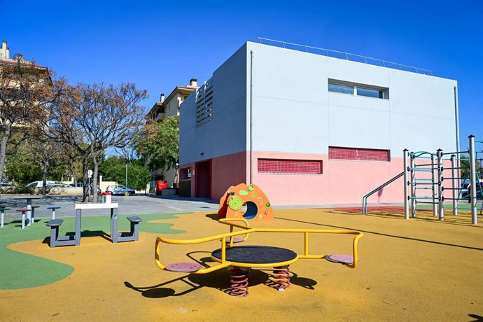 Parque infantil y 'casal de barri' de Son Cotoner