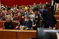 Moreno anuncia que el SAS facilitará un tratamiento ante la 'piel de mariposa' tras reunirse con un niño que la sufre