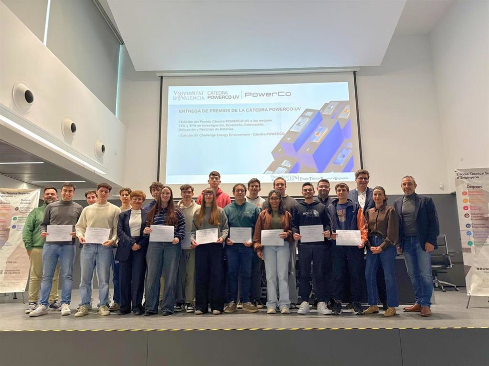 PowerCo impulsa el talento joven y la investigación en baterías entre los estudiantes de Química de la UV