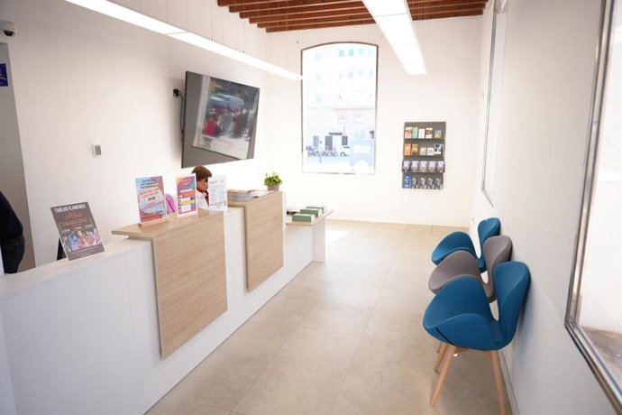 Oficina turística de plaza de España tras su reforma.