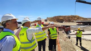 Archivo - Visita del subdelegado del Gobierno en Almería, José María Martín, a las obras del AVE en el tramo Pulpí-Vera en una imagen de archivo. 