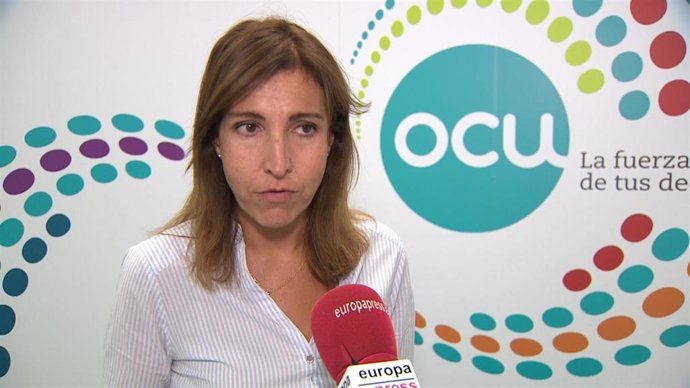 Archivo - La portavoz de la OCU, Ileana Izverniceanu.