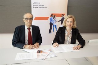 Firma acuerdo Fundación PwC y Fundación Lealtad