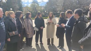 En el centro, Natalia Chueca junto a la candidatura del PP por Soria.