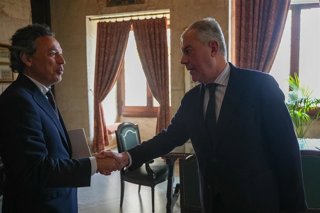 Reunión entre el alcalde de Sevilla, José Luis Sanz, y el CEO de la empresa Coagener, Pablo Gómez Falcón.