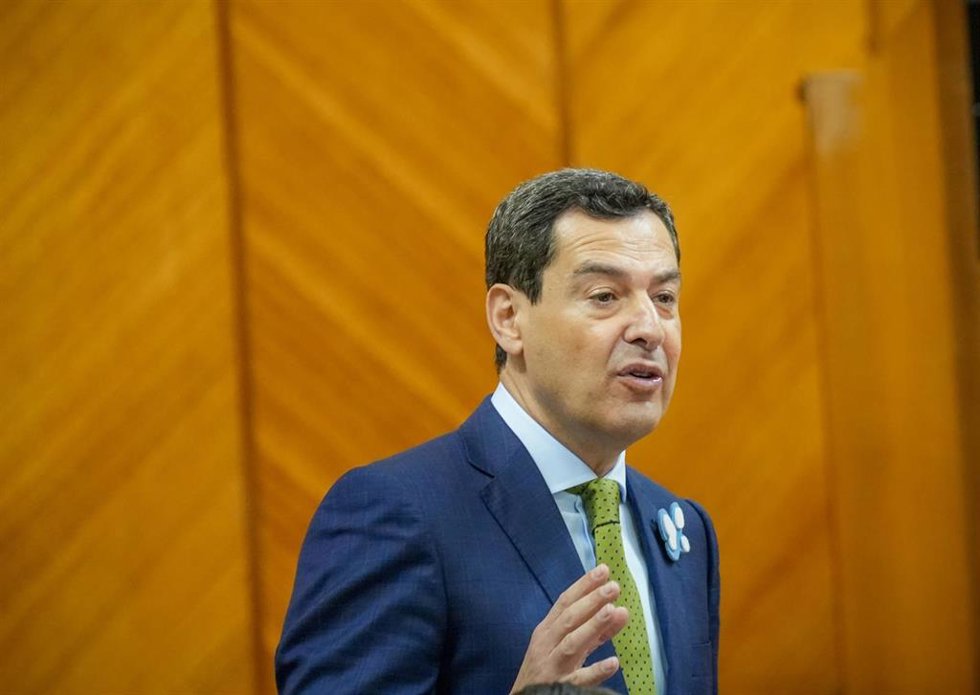 El presidente de la Junta de Andalucía, Juanma Moreno, responde a las preguntasde los grupos políticos en la sesión de controlal Gobiernodel Parlamento de Andalucía. A 12 de marzo de 2026 en Sevilla (Andalucía, España). Segunda jornada de Pleno, con 