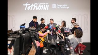 El conseller de Empresa y Trabajo de la Generalitat, Miquel Sàmper, en una atención a los medios