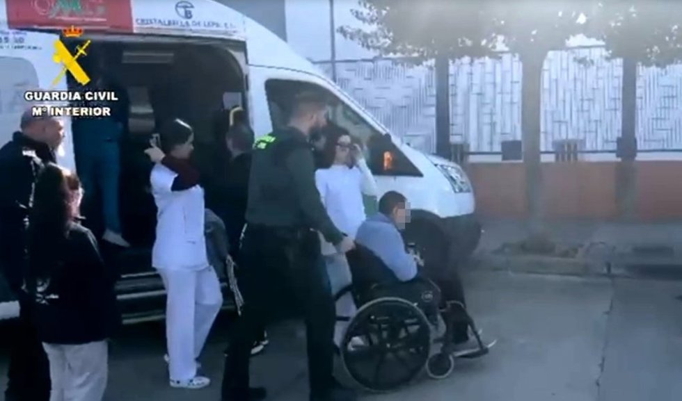 Evacuación de residencia de ancianos de Lepe.